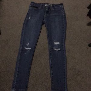 Levi 711 Mid-Rise Skinny Jeans